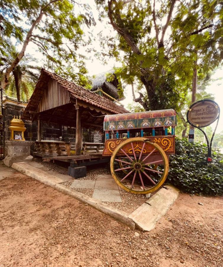 Green'S Guest House Auroville Bagian luar foto