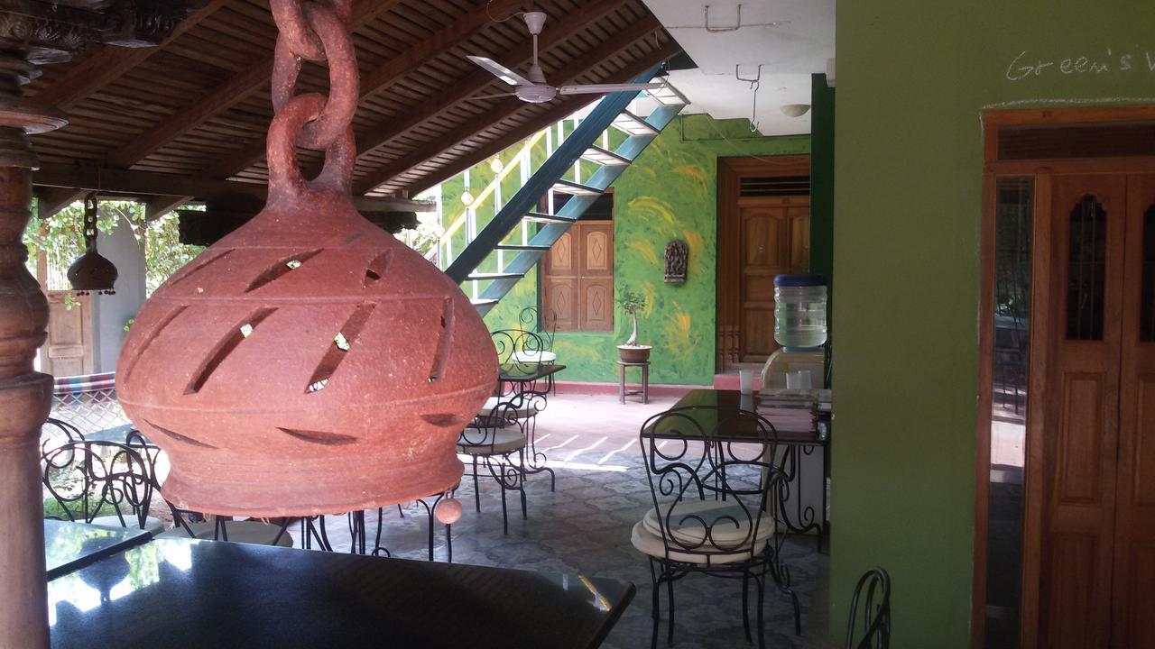 Green'S Guest House Auroville Bagian luar foto