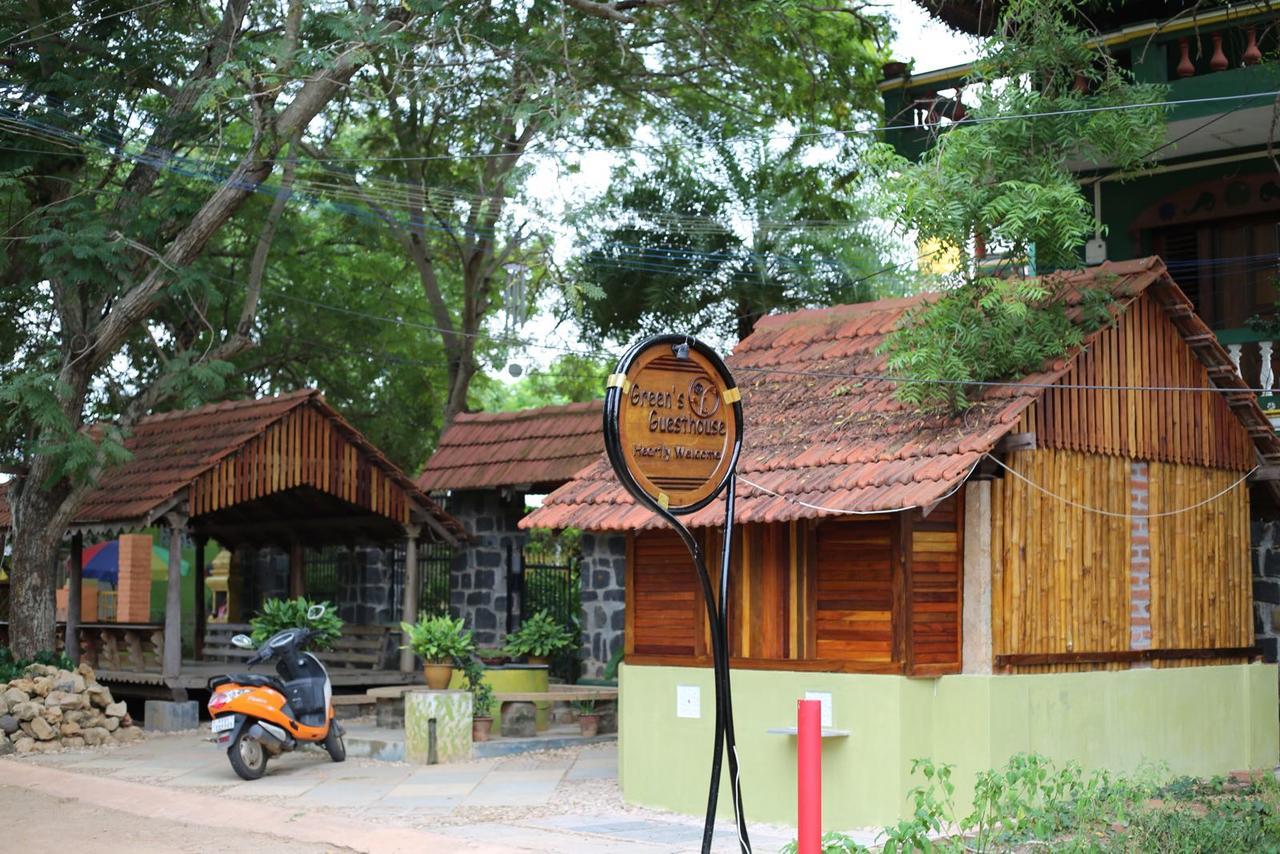 Green'S Guest House Auroville Bagian luar foto